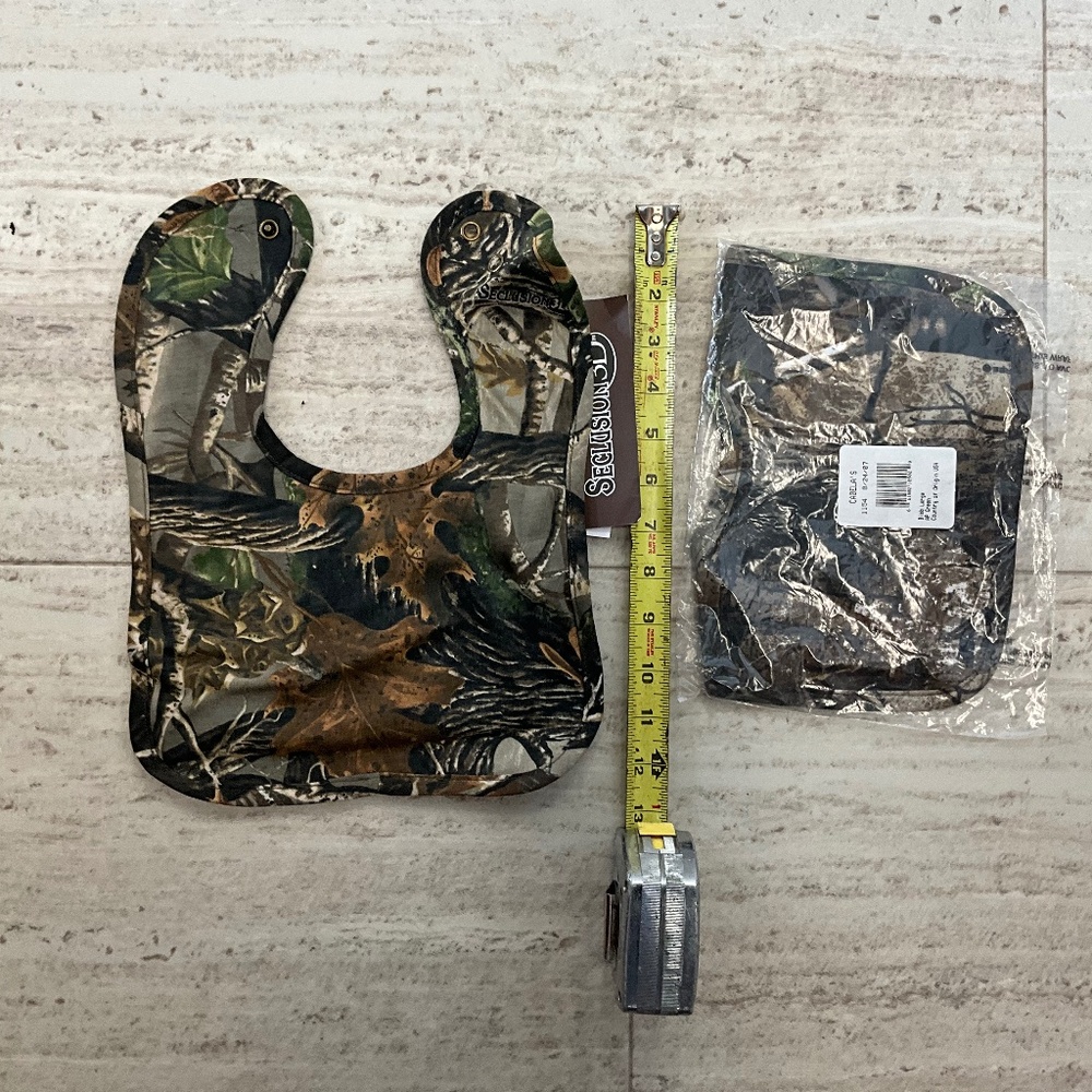 Cabela Camo Infant/Toddler bibs NWT